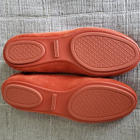TORY BURCH MINNIE TRAVEL BALLET FLAT, SUEDE - Picture 3 of 10